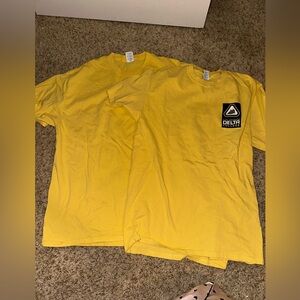 Bundle two yellow workout size large men’s shirts